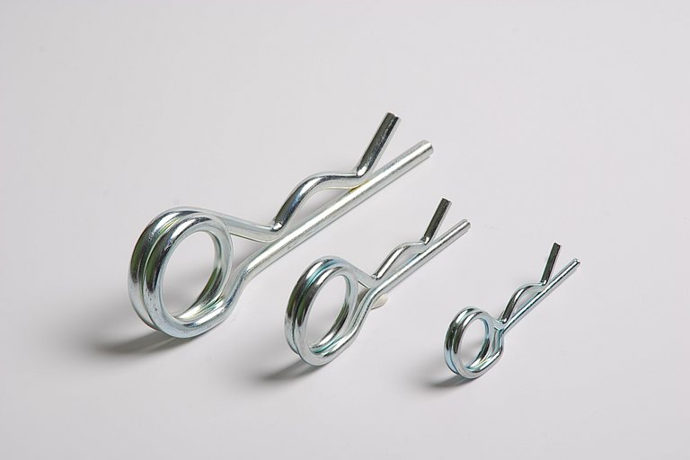 Federstecker mit zwei Windungen