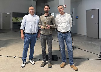 Stefan Moser erhält Leuchtturm-Preis für sein Team